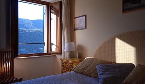 Single Room with Mountain View