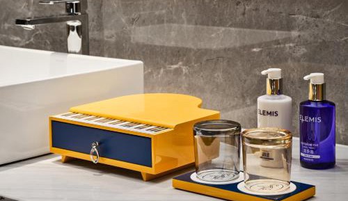 One-Bedroom King Suite