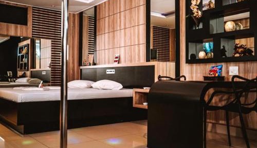 Deluxe Suite with Spa Bath