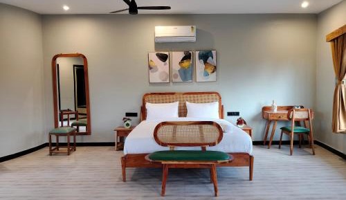 King Room with Mountain View