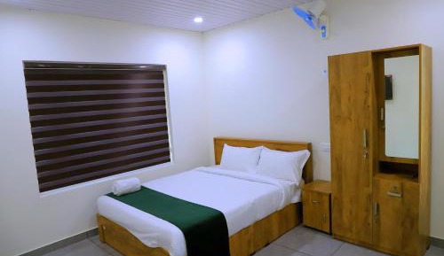 Deluxe Studio
