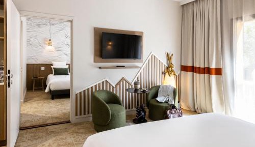 Privilege Family Double Room with Two Bunk Beds and Balcony - Mountain View