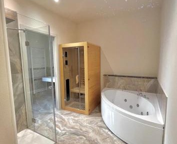 Queen Room with Garden View