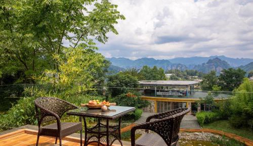 King Room with Mountain View