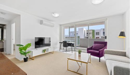 One-Bedroom Apartment with Balcony