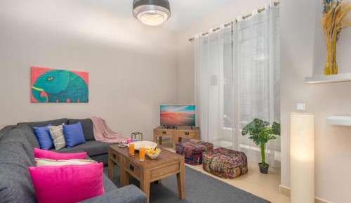 One-Bedroom Apartment with Balcony