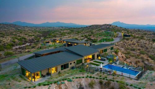 Thirteen-Bedroom Holiday home