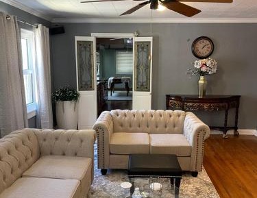 Deluxe Room (2 Adults + 1 Child)