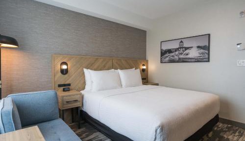 Loft Suite, 1 King Bed, Sofa Bed, Kitchenette