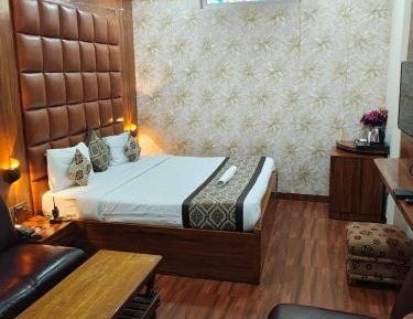 Deluxe King Room