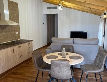 Studio with Spa Bath