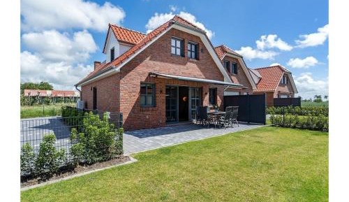 Three-Bedroom Holiday Home 