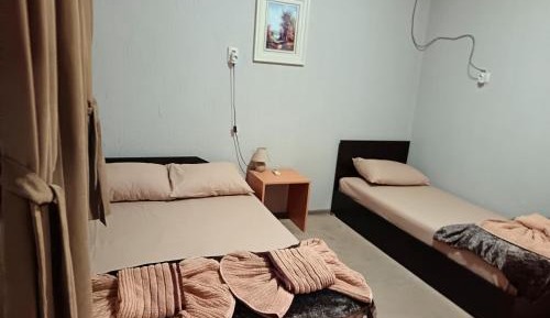 Basic Triple Room with Shared Bathroom