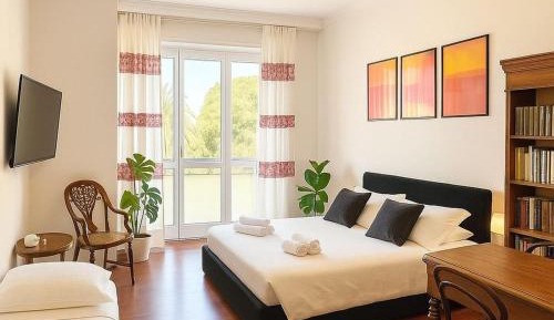 Three-Bedroom Apartment with Balcony