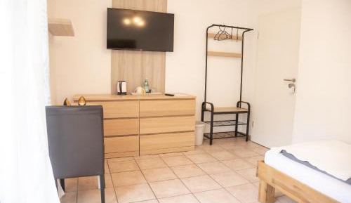 Single Room with Shared Bathroom