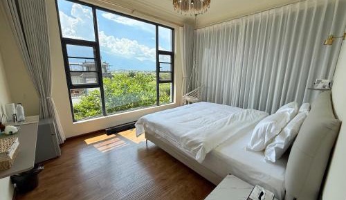 King Room with Mountain View