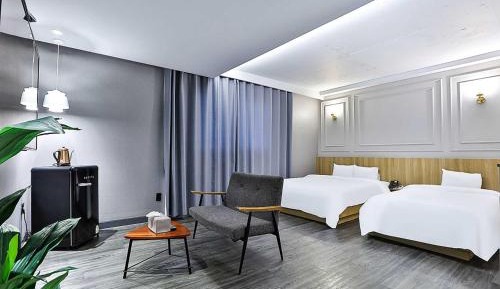 Premium Twin Room - Run of House