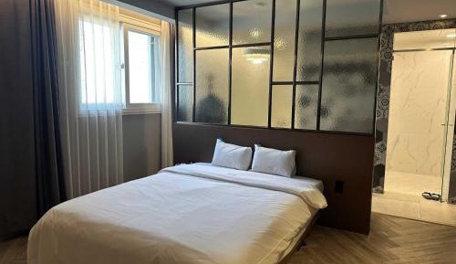 Suite - Run of House