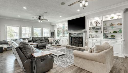 Five Bedroom Holiday Home