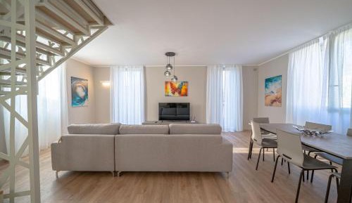 Three-Bedroom Apartment with Balcony