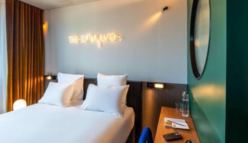 TRIBE Essential Room