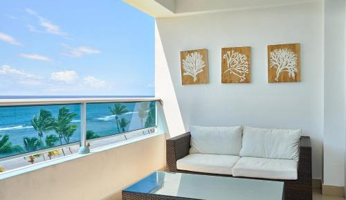 Two-Bedroom Apartment with Balcony and Sea View
