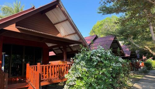 One-Bedroom Bungalow with Air Conditioning