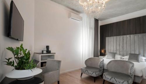 Junior Suite with Spa Bath