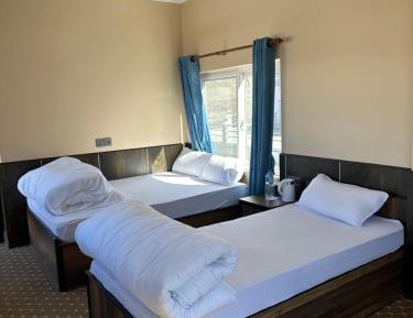 Deluxe Double Room (2 Adults + 1 Child)