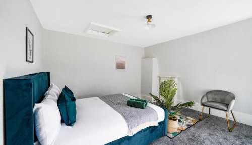 Three-Bedroom Apartment with View