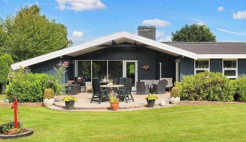 Three-Bedroom Holiday Home 