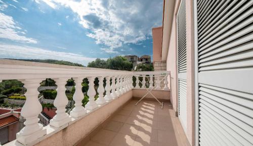 Two Bedroom Apartment with Balcony and Sea View