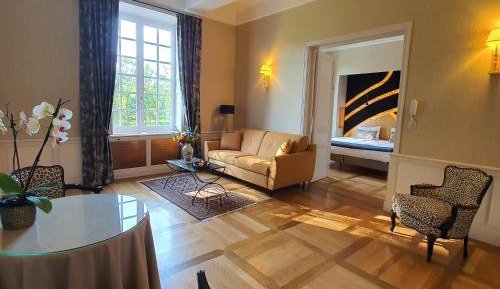 Deluxe King Suite