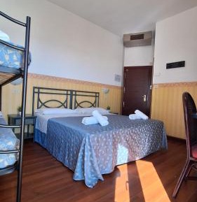 Quadruple Room with Sea View