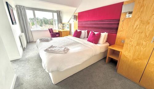 Deluxe Family Suite