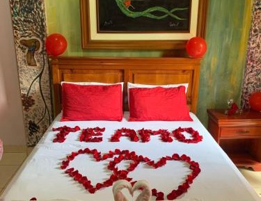 Deluxe Room (2 Adults + 1 Child)