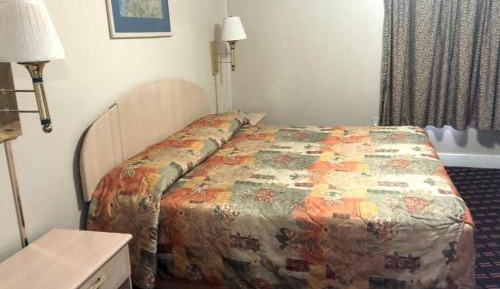 1 Bedroom Apartment with Kitchen