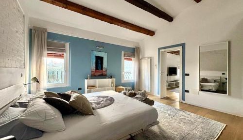 One-Bedroom Apartment with View