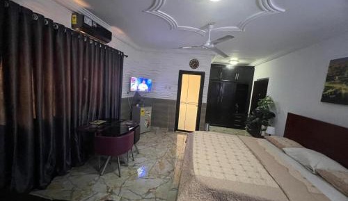 Deluxe Queen Room