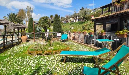 Apartment with Pool View 