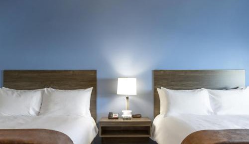 Queen Room with Two Queen Beds - Mobility Accessible