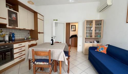 One-Bedroom Apartment - Sea Side