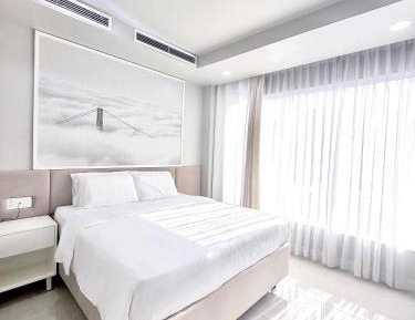 Deluxe King Suite