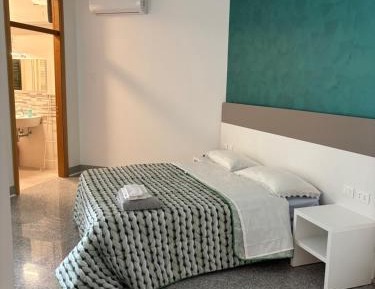 Double or Twin Room with Private Bathroom