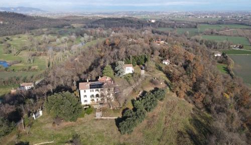 One-Bedroom Apartment with Balcony