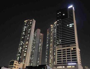 Three-Bedroom Apartment with Ocean View