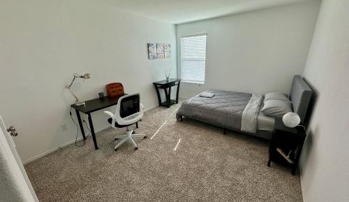 Single Room with Shared Bathroom