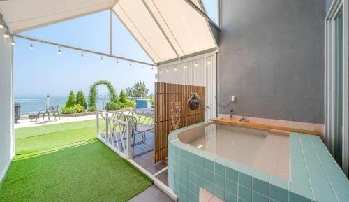 Double Room with Sea View 3