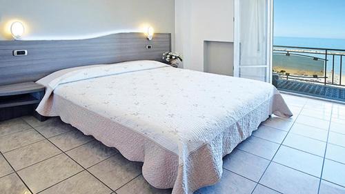 Deluxe Double Room with Castle View