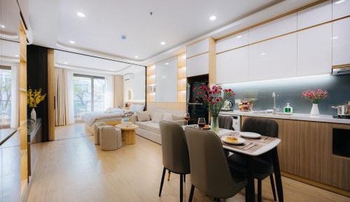 One-Bedroom Apartment with Balcony and City View